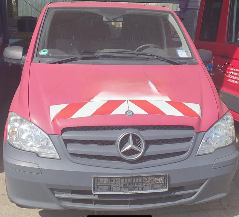Gebraucht Mercedes Vito 95 PS (69 kW) 2011 Rot