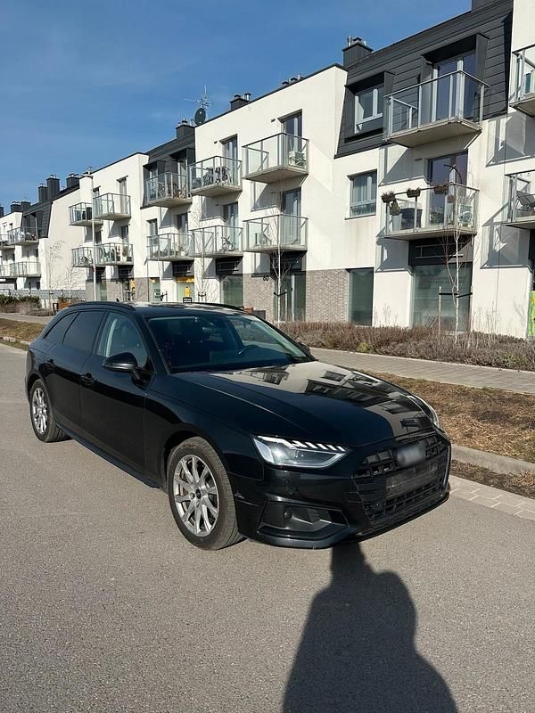 Gebraucht Audi A4 Business 130 PS (95 kW) 2022 Schwarz Kombi