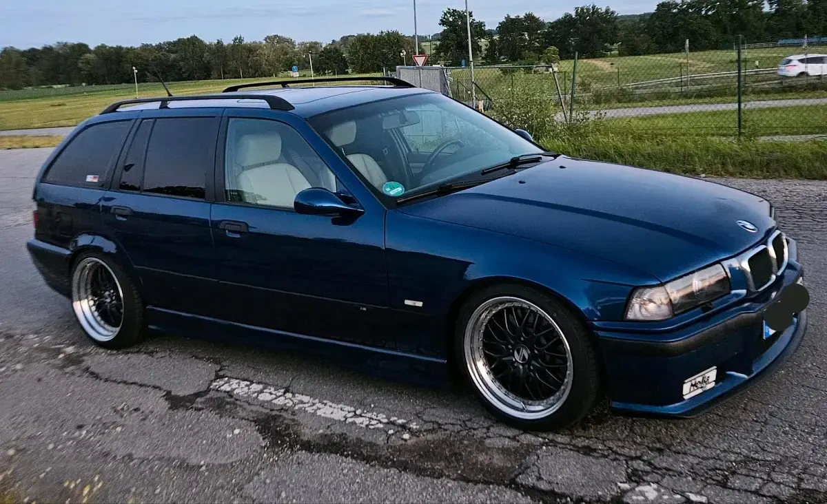 Gebraucht BMW 323 1998 Blau Kombi