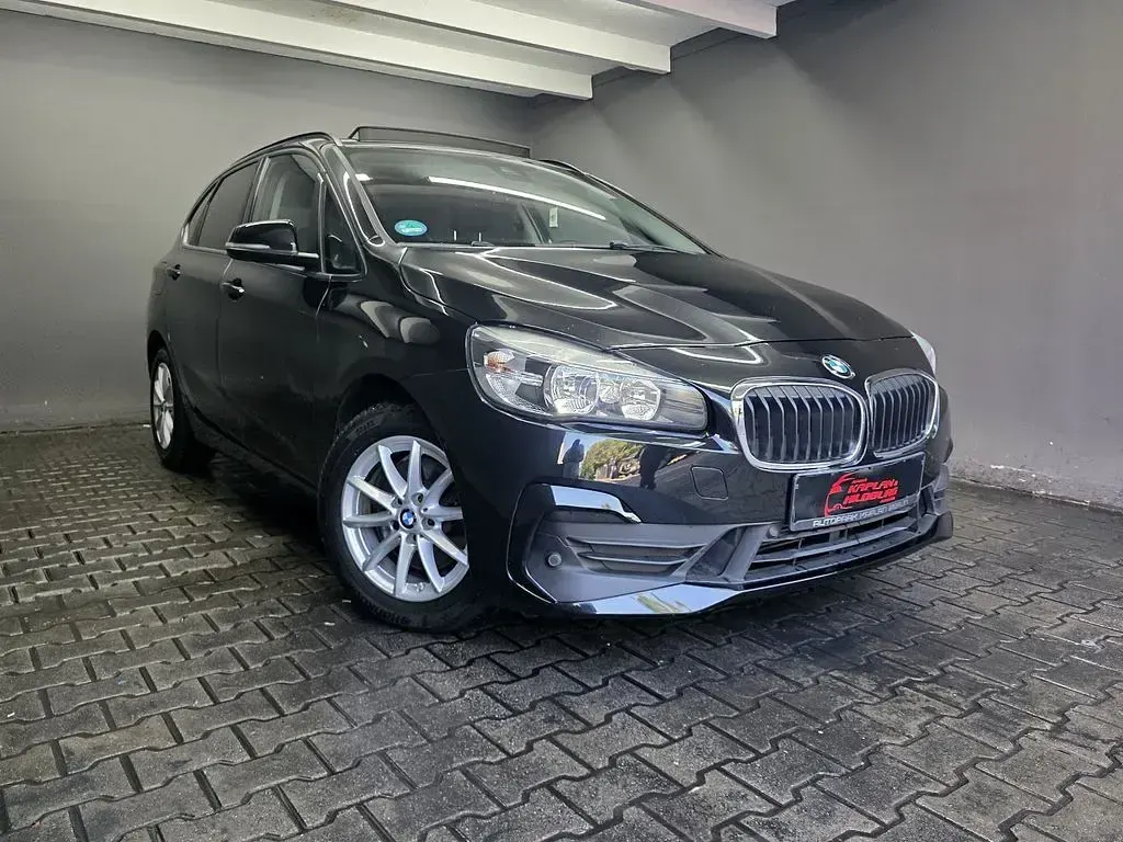 Gebraucht BMW 220 Active Tourer 192 PS (141 kW) 2019 Schwarz Van / Kleinbus