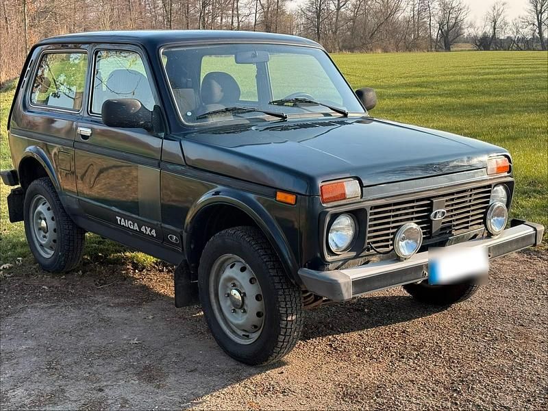 Gebraucht Lada Taiga 83 PS (61 kW) 2013 Grün SUV