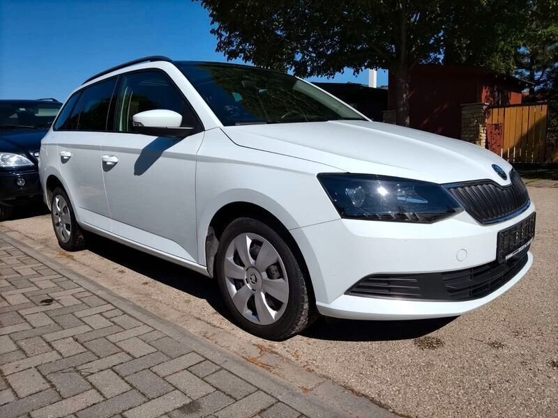 Gebraucht Skoda Fabia Ambition 90 PS (66 kW) 2015 Weiß Kleinwagen
