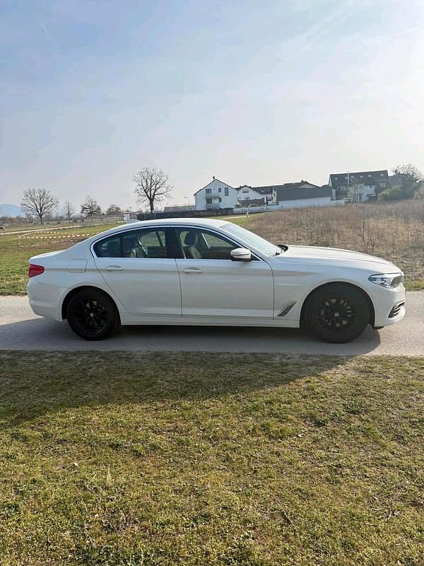 Gebraucht BMW 525 231 PS (169 kW) 2019 Weiß Limousine
