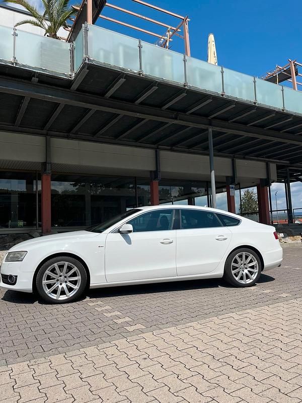 Weiß Gebraucht 2011 Audi A5 S-Line Limousine | 11.000 € (Fairer Preis) - Bild 1/4