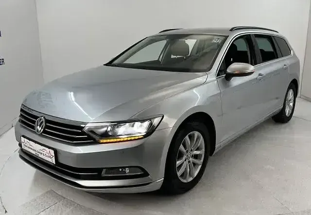 Gebraucht VW Passat Comfortline 150 PS (110 kW) 2017 Reflexsilber metallic Kombi