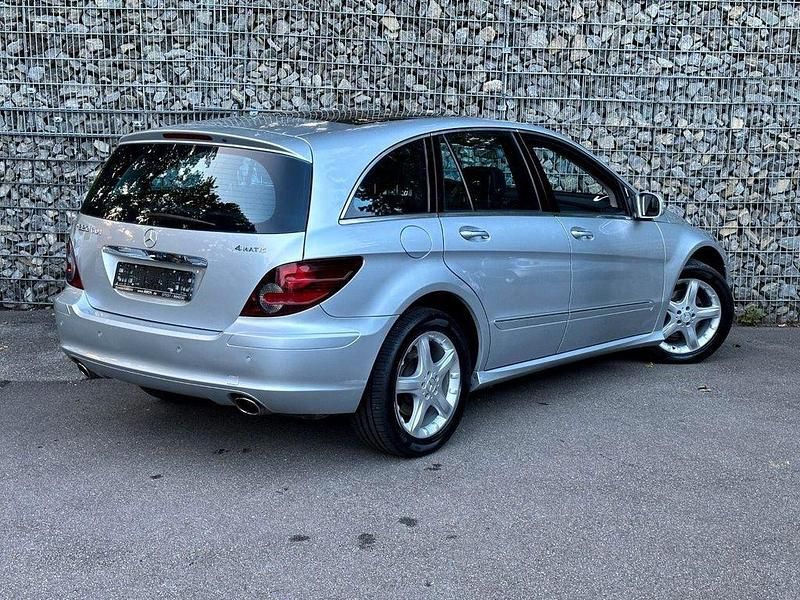 Gebraucht Mercedes R320 224 PS (164 kW) 2006 Silber Van / Kleinbus