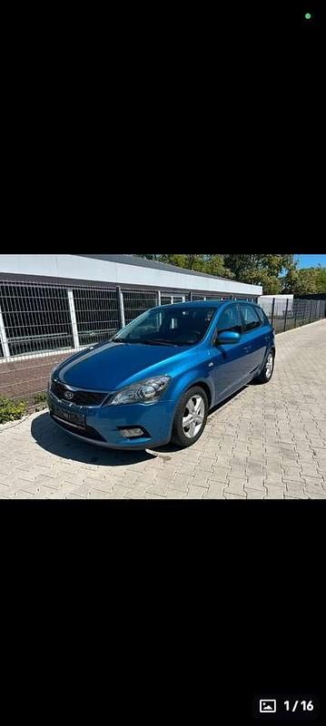 Blau Gebraucht 2010 Kia Ceed Vision Kleinwagen | 4.500 € (Etwas zu teuer) - Bild 1/1