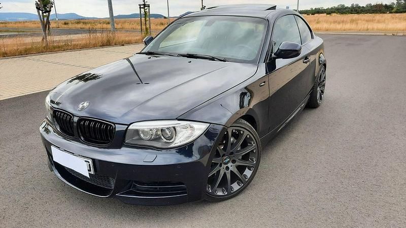 Schwarz Gebraucht 2013 BMW 135 Performance Kleinwagen | 17.800 € (Fairer Preis) - Bild 1/4