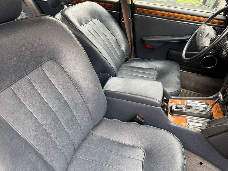 Gebraucht Jaguar XJ12 264 PS (194 kW) 1991 Blau Limousine