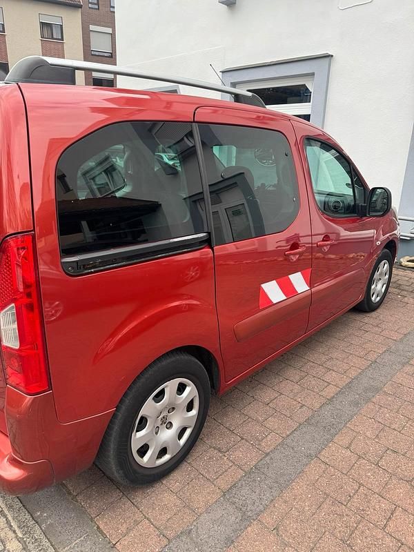 Rot Gebraucht 2008 Peugeot Partner Van | 2.400 € (Guter Preis) - Bild 1/4