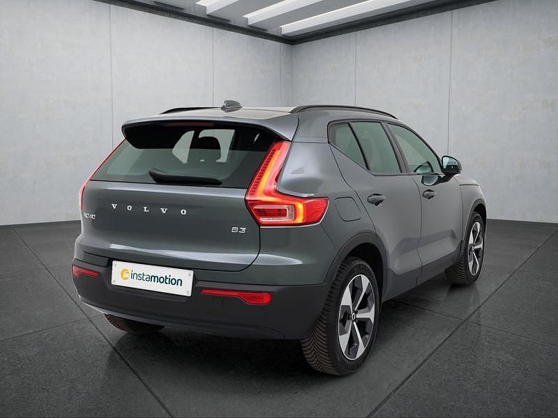 Neu Volvo XC40 163 PS (119 kW) 2025 Grau SUV