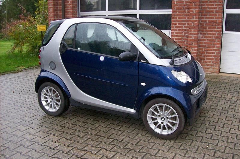 Blau Gebraucht 2005 Smart ForTwo Coupé Kleinwagen | 1.790 € (Superpreis) - Bild 1/1