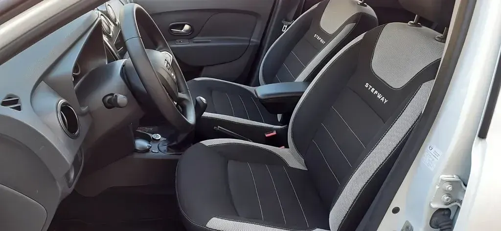 Gebraucht Dacia Sandero Essentiel 101 PS (74 kW) 2020 Weiß Limousine
