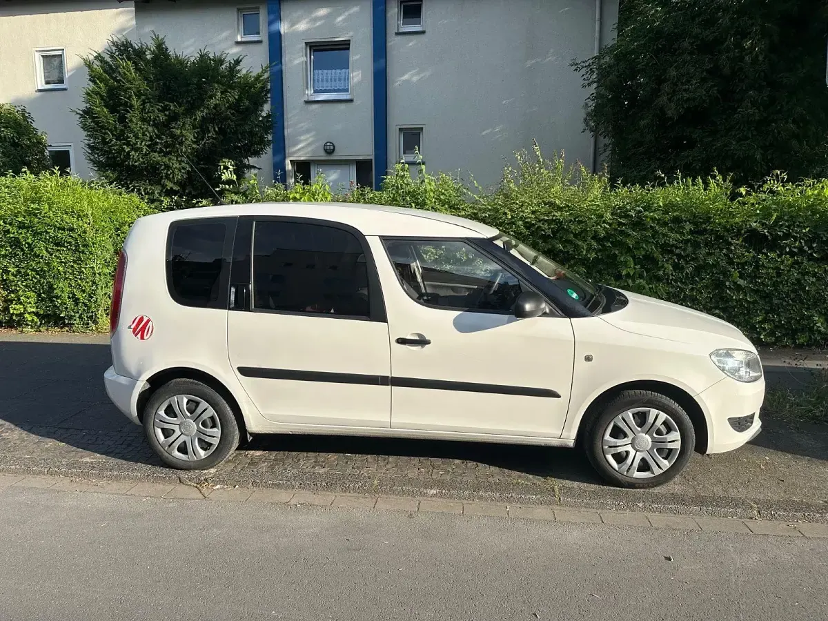 Gebraucht Skoda Roomster Style 86 PS (63 kW) 2011 Weiß Van / Kleinbus