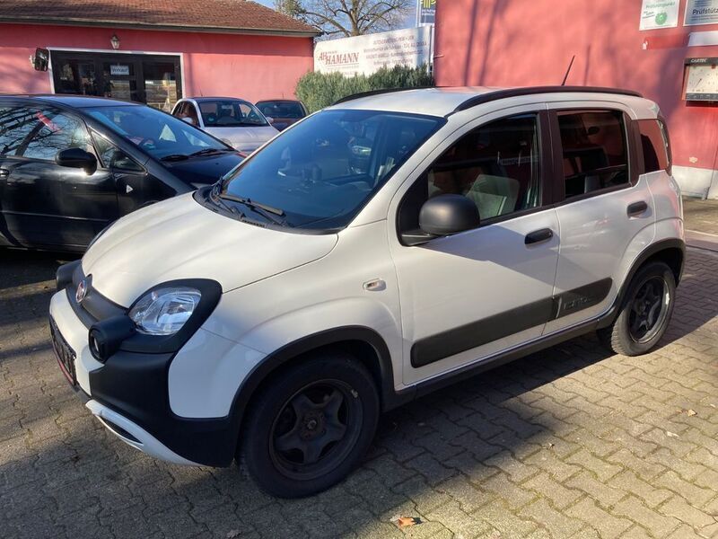 Weiß Gebraucht 2020 Fiat Panda Cross Kleinwagen | 9.996 € (Fairer Preis) - Bild 1/4