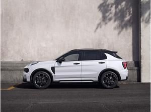 Neu Lynk & Co 01 280 PS (205 kW) 2026 Grün (mineralgrün metallic) SUV