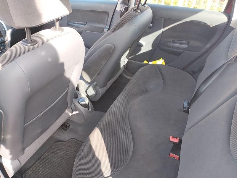 Usado Citroën C3 Comfort 73 CV (53 kW) 2007 Rojo Berlina