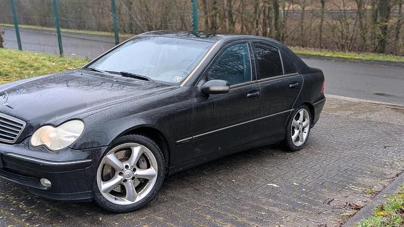 Gebraucht Mercedes C180 154 PS (113 kW) 2003 Schwarz Limousine