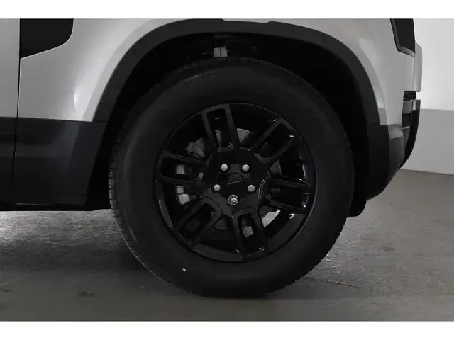 Neu Land Rover Defender S 200 PS (147 kW) 2026 Grau SUV