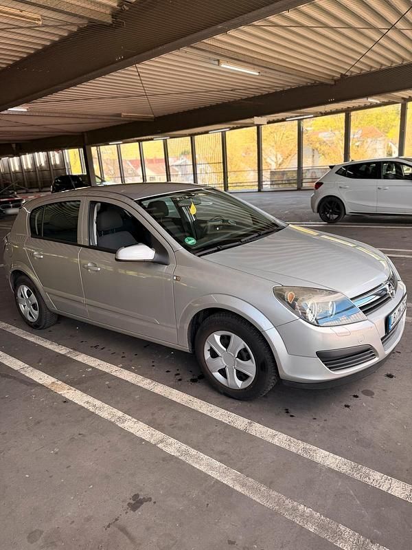 Gebraucht Opel Astra 105 PS (77 kW) 2006 Silber Limousine