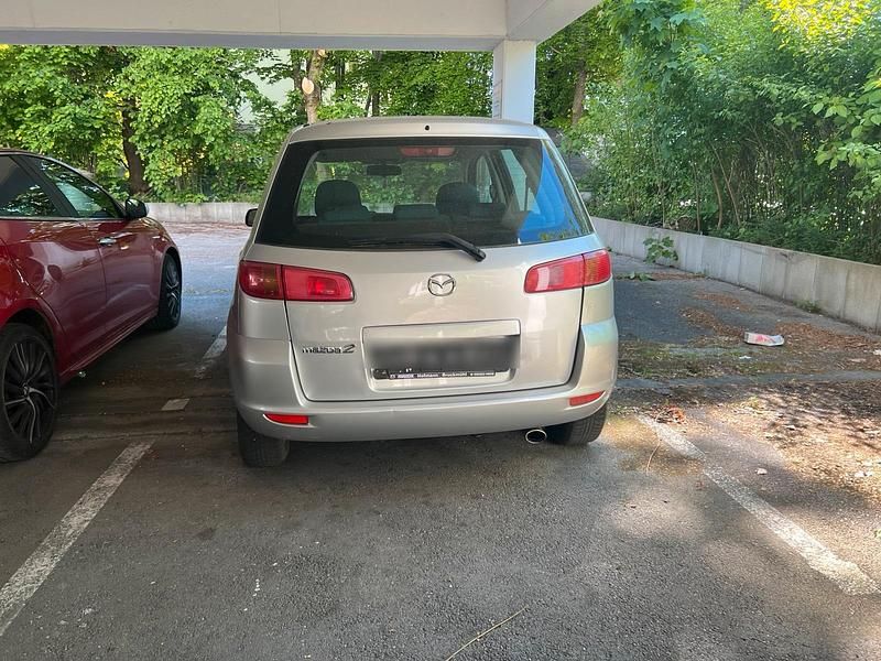 Silber Gebraucht 2005 Mazda 2 Kleinwagen | 1.650 € - Bild 1/4
