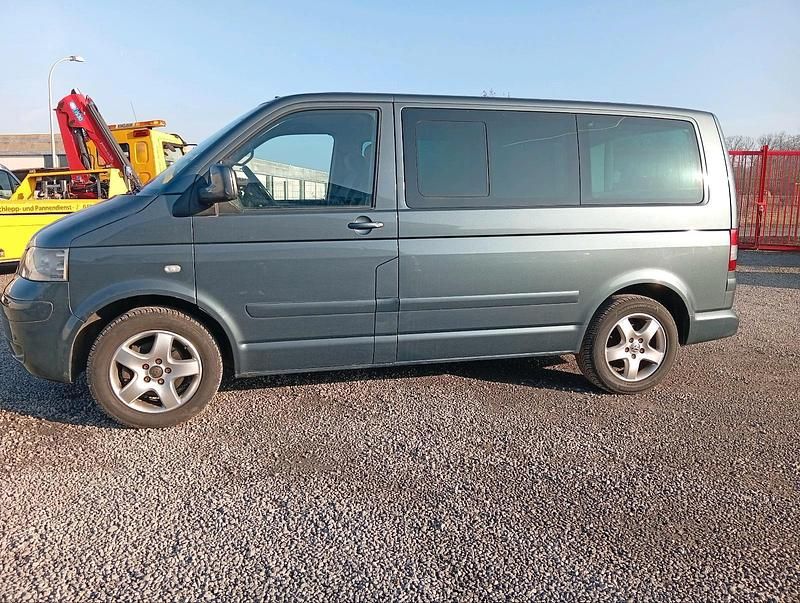 Andere farben Gebraucht 2005 VW Multivan Van | 5.850 € (Superpreis) - Bild 1/4