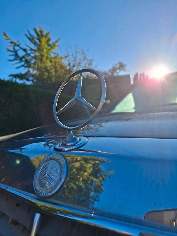 Schwarz Gebraucht 1988 Mercedes 190 Limousine | 8.750 € - Bild 1/4