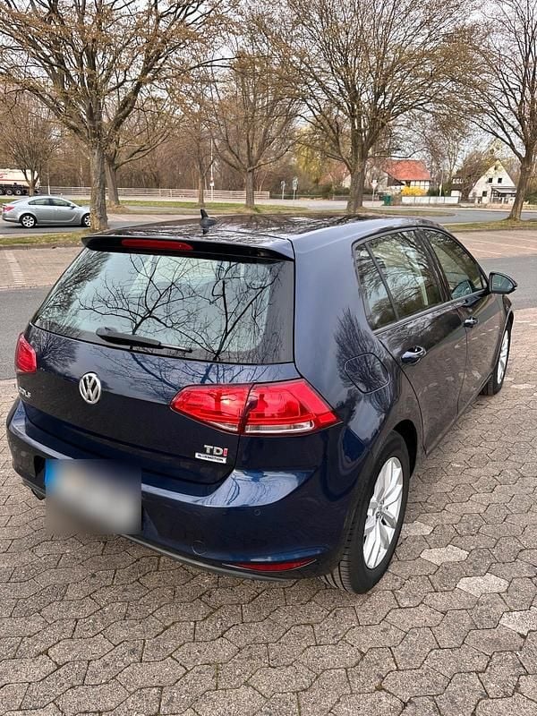 Second-hand VW Golf VII 110 CP (80 kW) 2015 Albastru Hatchback