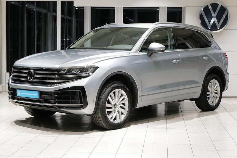 Gebraucht VW Touareg Elegance 231 PS (169 kW) 2025 Oyster silver metallic SUV