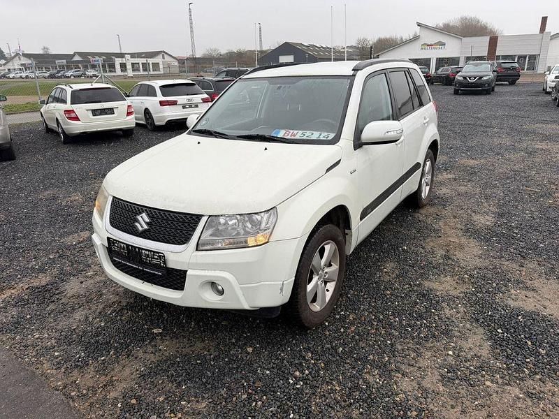 Weiß Gebraucht 2010 Suzuki Grand Vitara Club SUV | 3.700 € - Bild 1/4