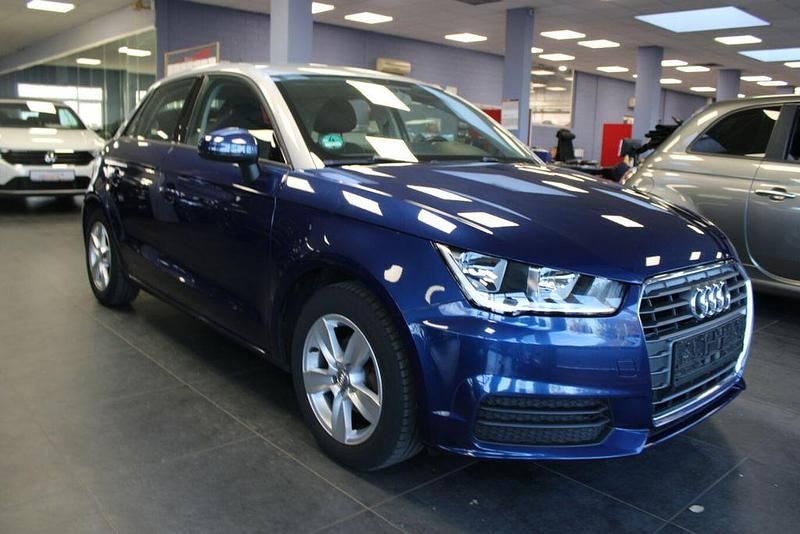 Blau Gebraucht 2015 Audi A1 Sportback Kleinwagen | 11.980 € (Fairer Preis) - Bild 1/4