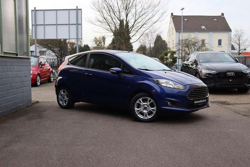 Gebraucht Ford Fiesta SYNC Edition 101 PS (74 kW) 2014 Blau Limousine