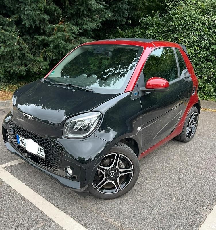 Schwarz Gebraucht 2020 Smart ForTwo Electric Drive Exclusive Cabrio | 11.750 € (Guter Preis) - Bild 1/4