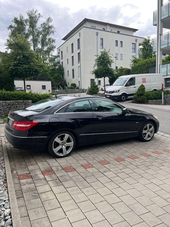 Usata Mercedes E300 252 CV (185 kW) 2012 Nero Coupé