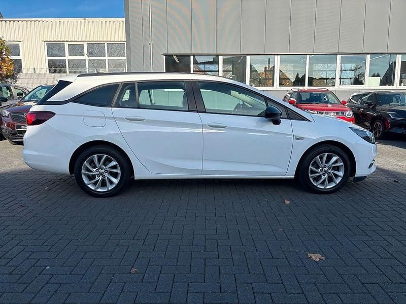 Gebraucht Opel Astra Business 105 PS (77 kW) 2021 Schnee weiß uni Kombi