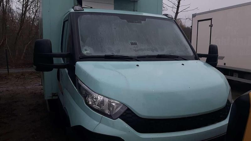 Second-hand Iveco Daily 170 CP (125 kW) 2015 Van