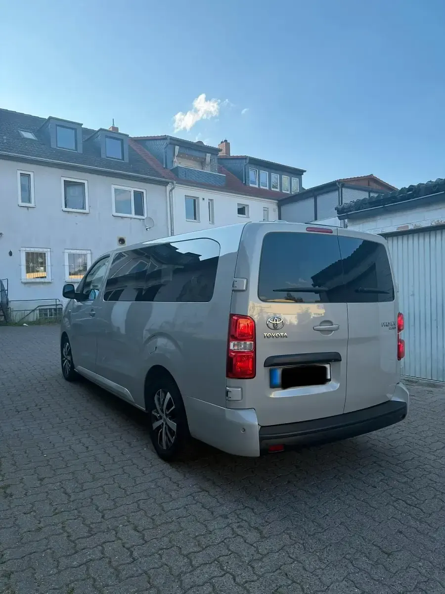 Gebraucht Toyota Proace Verso 177 PS (130 kW) 2019 Grau Kombi