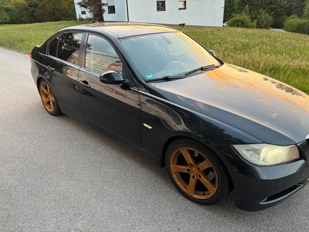 Gebraucht BMW 320 150 PS (110 kW) 2007 Schwarz Limousine