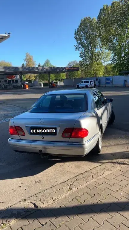 Gebraucht Mercedes E200 Avantgarde 136 PS (100 kW) 1998 Silber Limousine