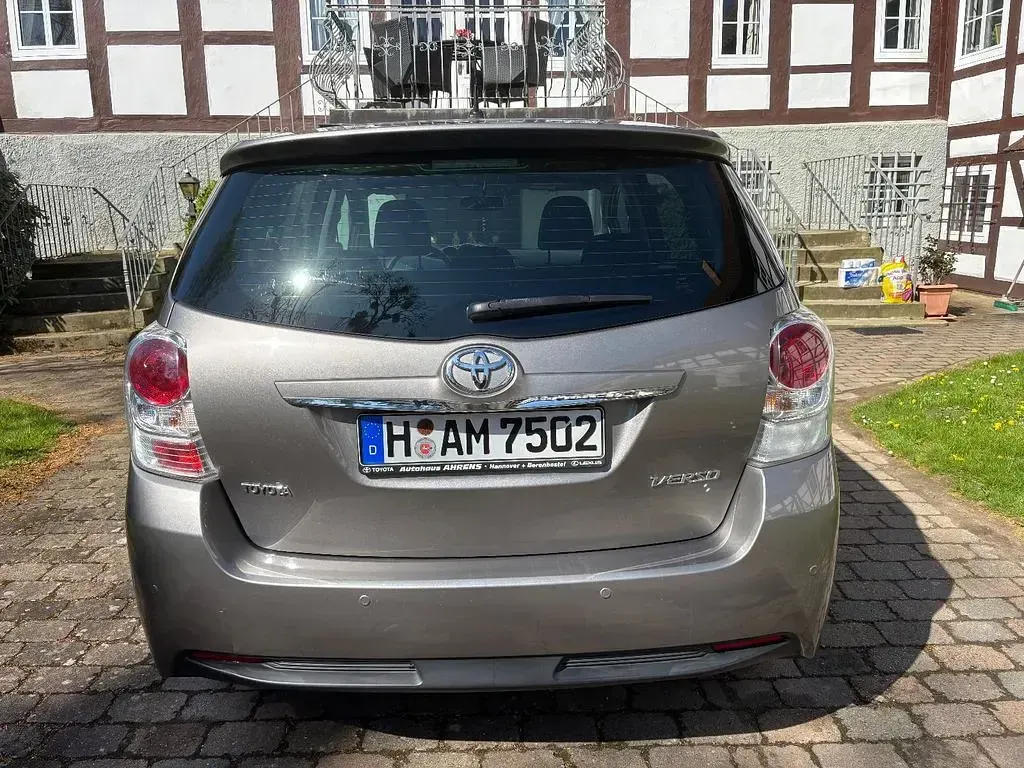 Gebraucht Toyota Verso Multidrive S 147 PS (108 kW) 2014 Braun Van / Kleinbus