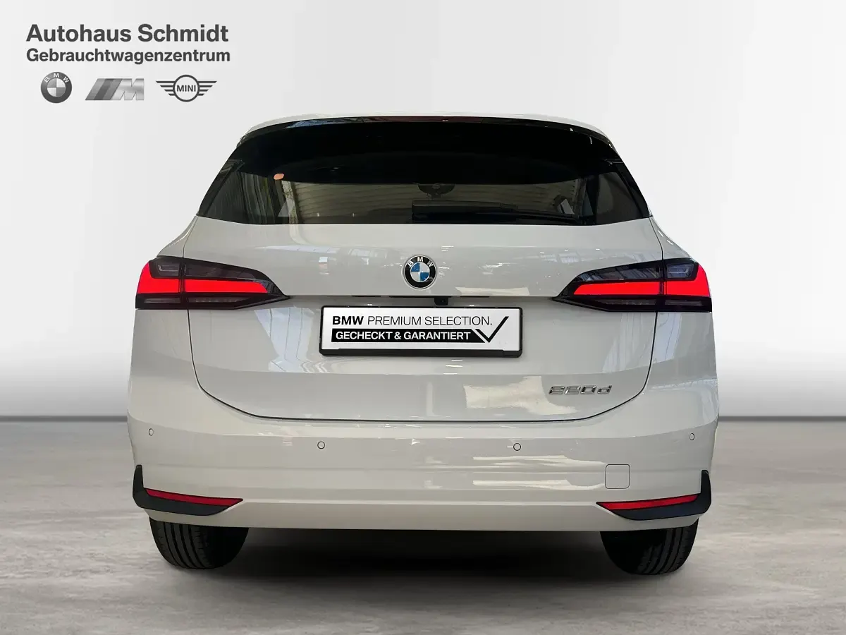 Gebraucht BMW 220 150 PS (110 kW) 2025 Alpinweiß uni Van / Kleinbus