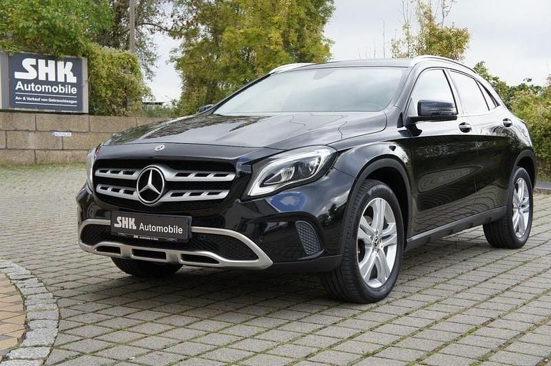 Schwarz Gebraucht 2019 Mercedes 220 SUV | 22.400 € (Fairer Preis) - Bild 1/4
