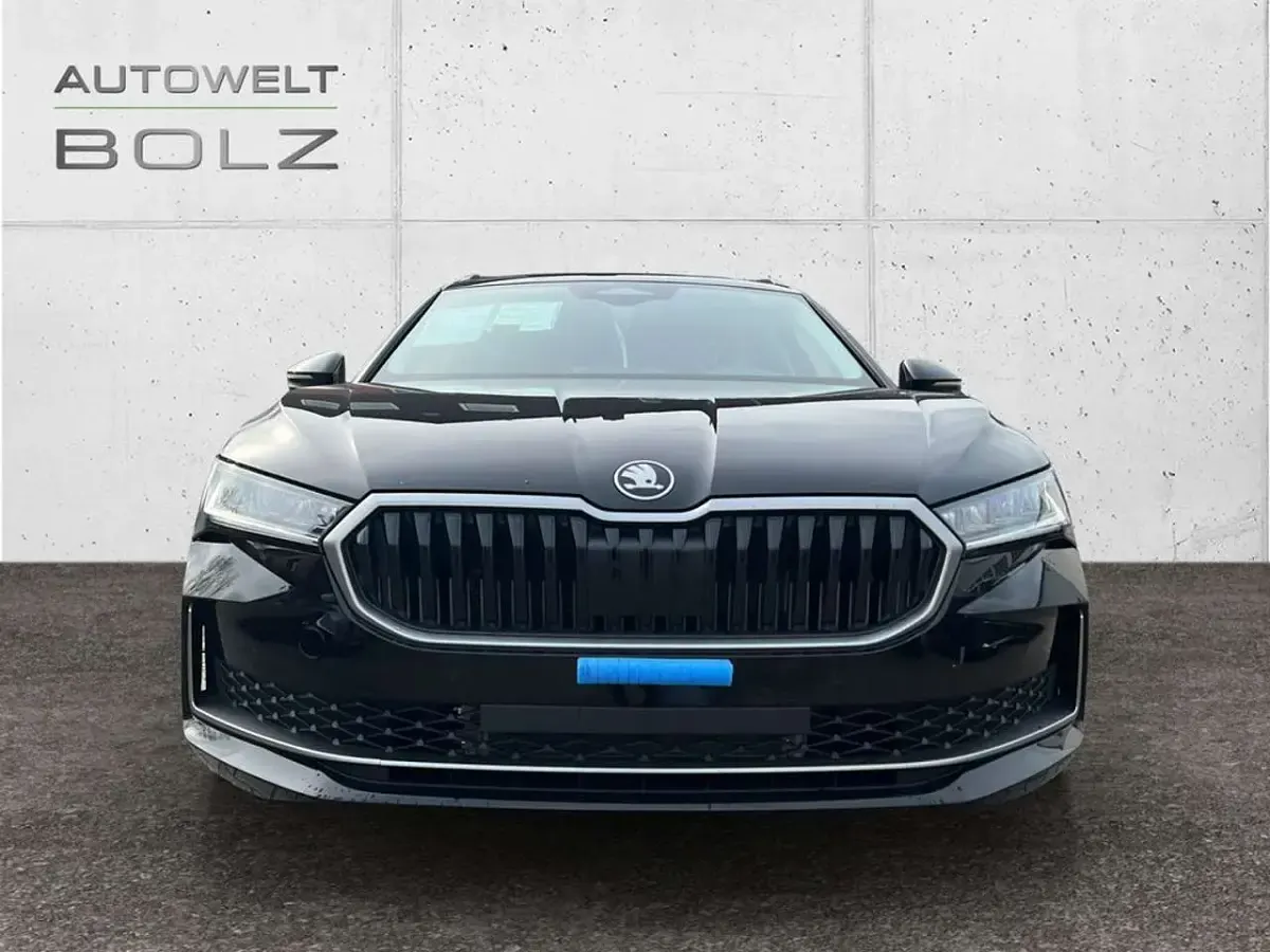 Neu Skoda Superb Selection 150 PS (110 kW) 2026 Onyx schwarz Kombi