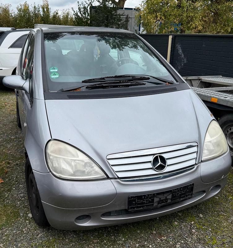 Grau Gebraucht 2000 Mercedes A160 Avantgarde Kleinwagen | 899 € (Superpreis) - Bild 1/4