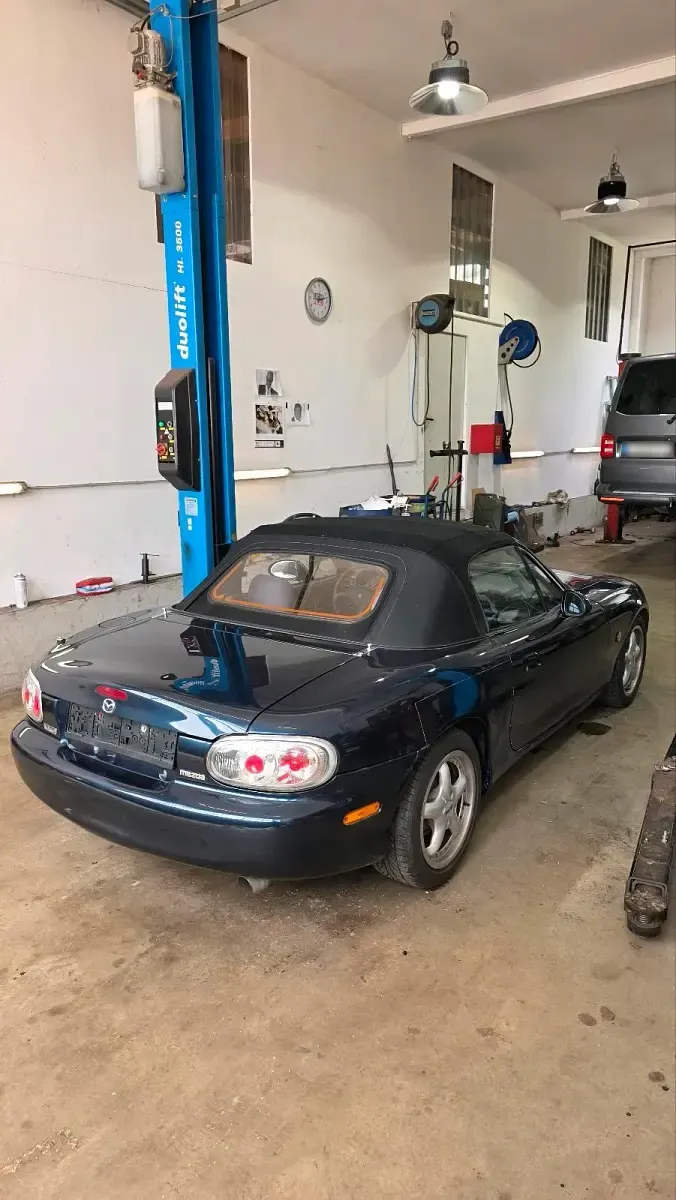 Gebraucht Mazda MX5 110 PS (80 kW) 1998 Blau Cabrio