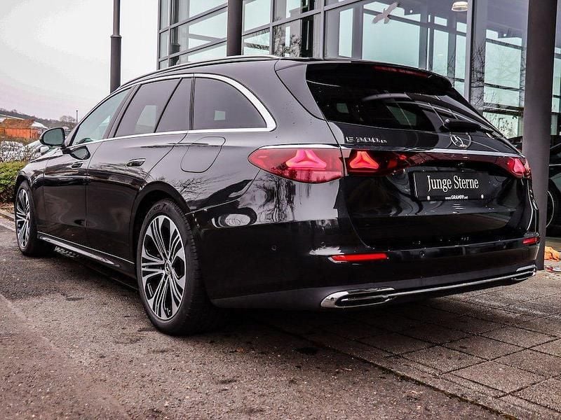 Gebraucht Mercedes E300 Avantgarde 313 PS (230 kW) 2024 Grau Limousine
