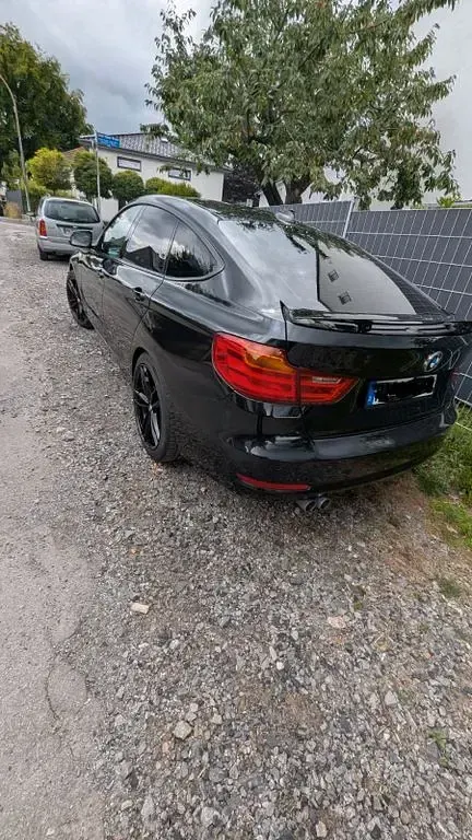 Gebraucht BMW 330 Advantage 258 PS (189 kW) 2015 Schwarz Limousine