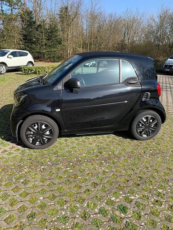 Gebraucht Smart ForTwo Coupé 60 kW (82 PS) 2021 Schwarz Kleinwagen