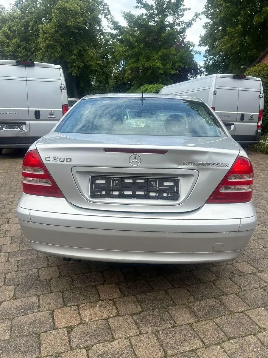 Gebraucht Mercedes C200 163 PS (119 kW) 2003 Silber Limousine
