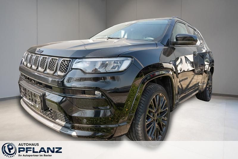 Gebraucht Jeep Compass 131 PS (96 kW) 2024 Schwarz SUV